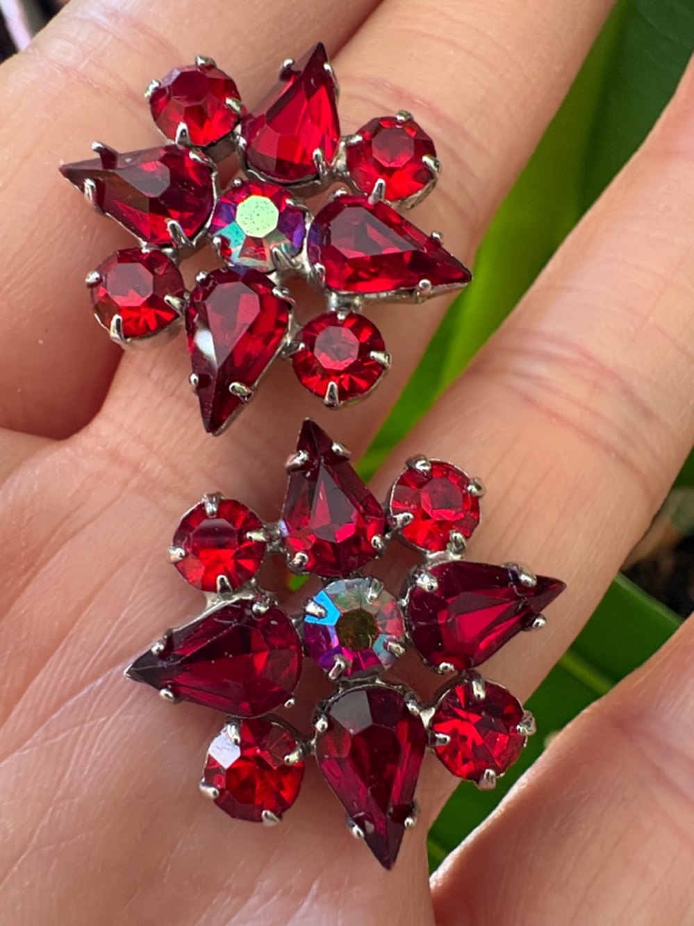 Vintage 50s faceted Ruby Red rhinestone Star Burst Earrings #018